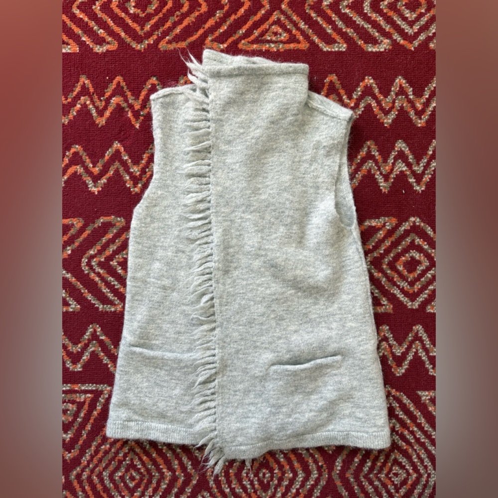 Like new Wilfred Free - Aritiza vest. Wool/alpaca blend.